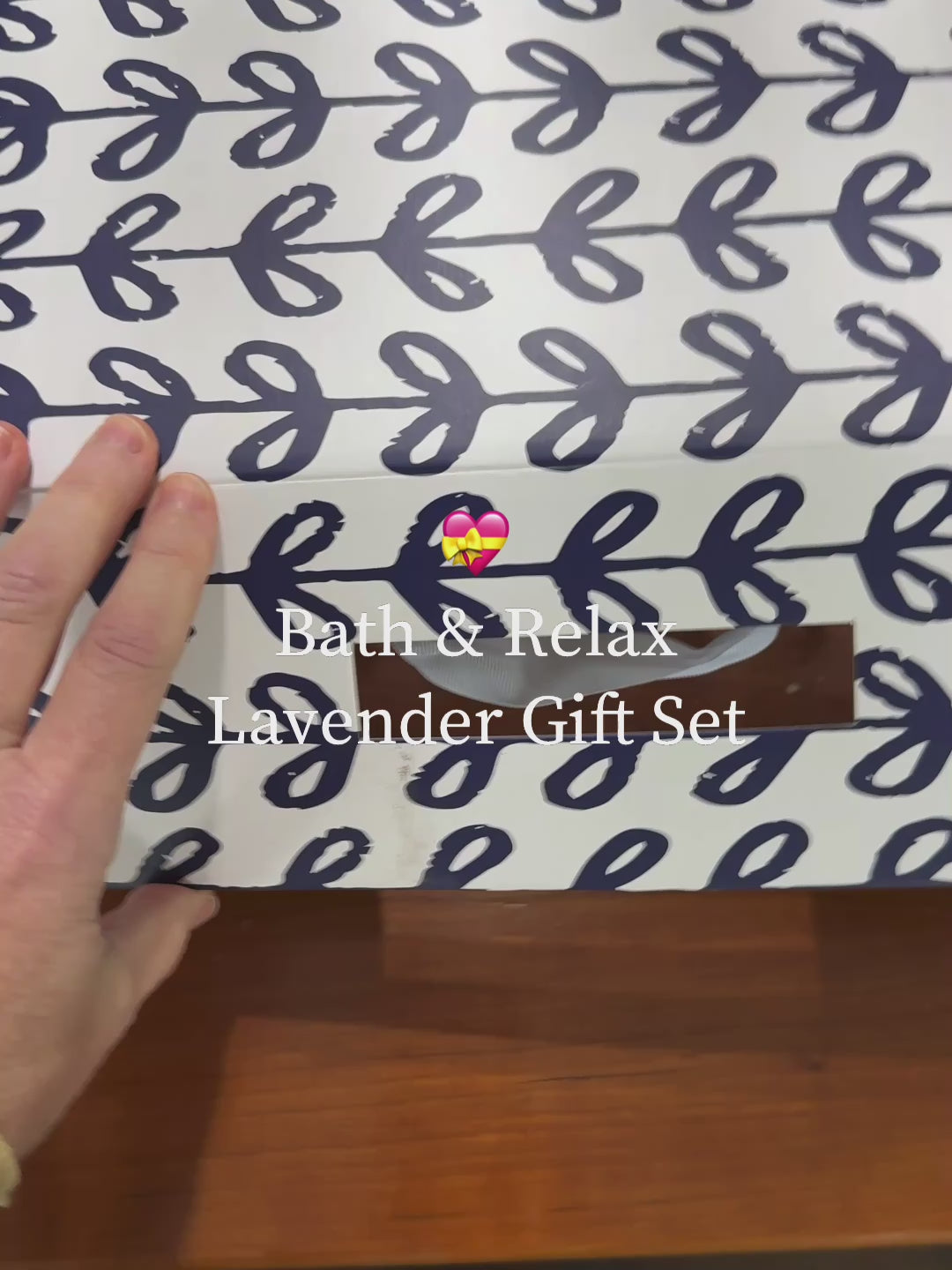 Load video: Bath and Relax Lavender Gift Set