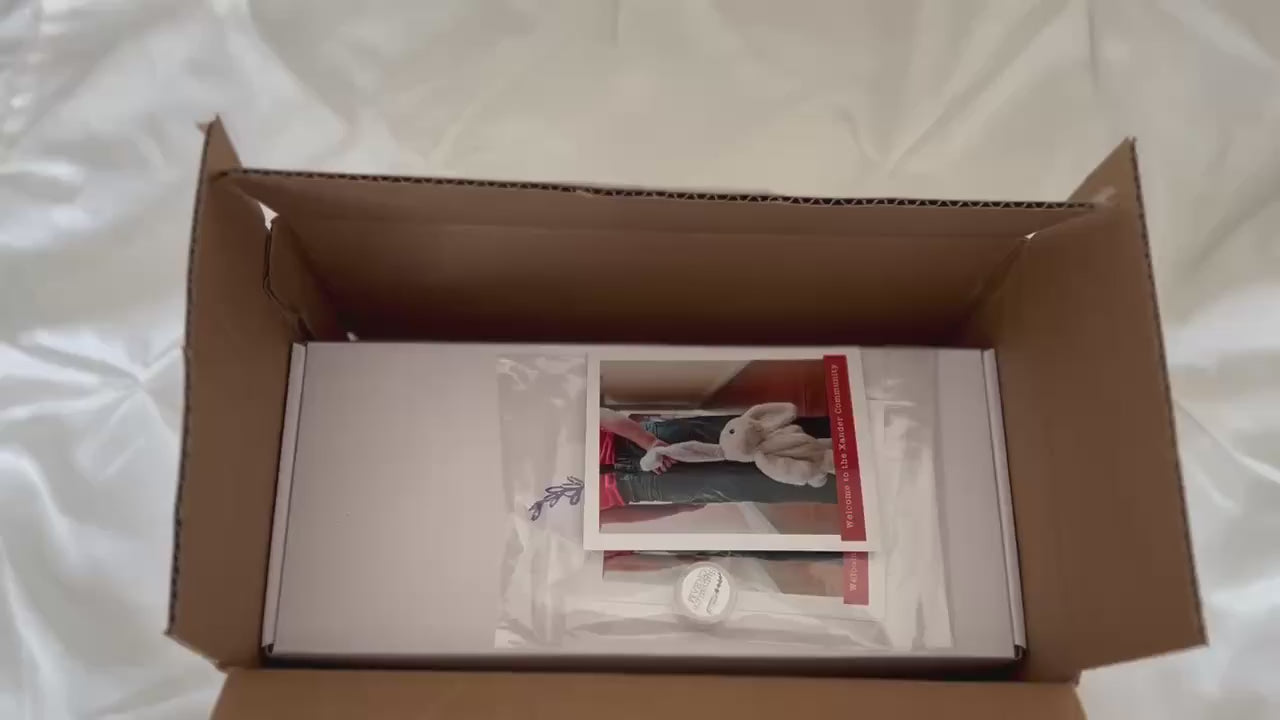 Load video: lavender life unboxing video of London Fog