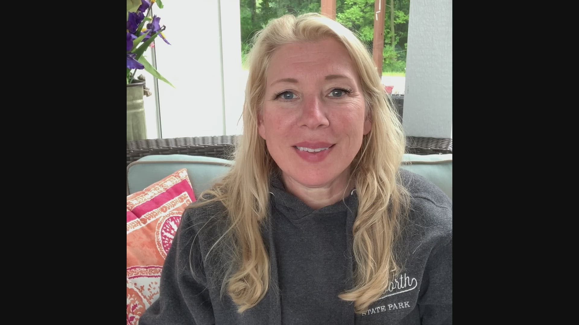 Load video: LIFE Essentials Personal Oil Diffuser